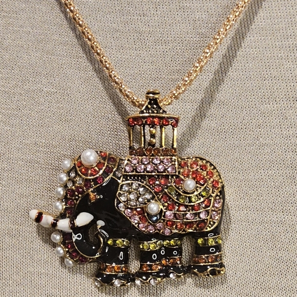 Jewelry - NWT BLACK n RED ELEPHANT STATEMENT NECKLACE